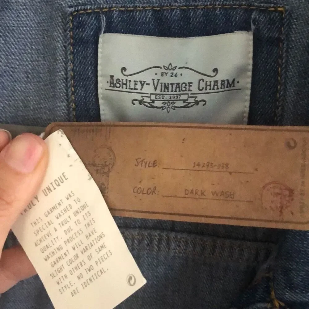 NWT Ashley Vintage Charm denim Jean jacket L￼ - Picture 2 of 4